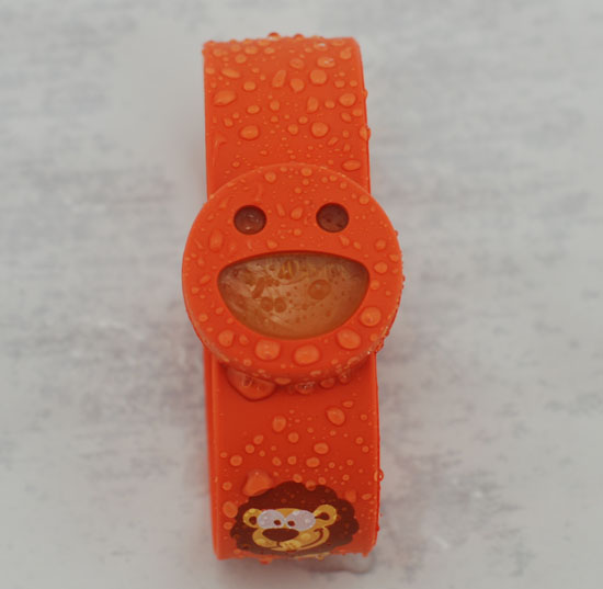 BUGOUT笑臉啪啪圈驅蚊手環紅色