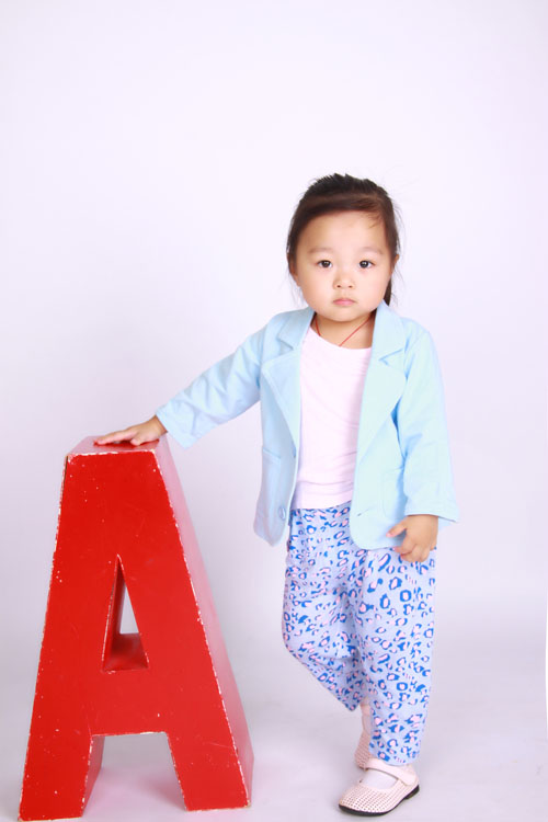 �Ͽ���Ůͯ�{(l��n)ɫ�L(zh��ng)��T��