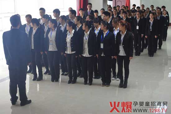 團隊協(xié)作,全力以赴