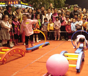 奇卡啟智靈寶寶向前沖活動展示