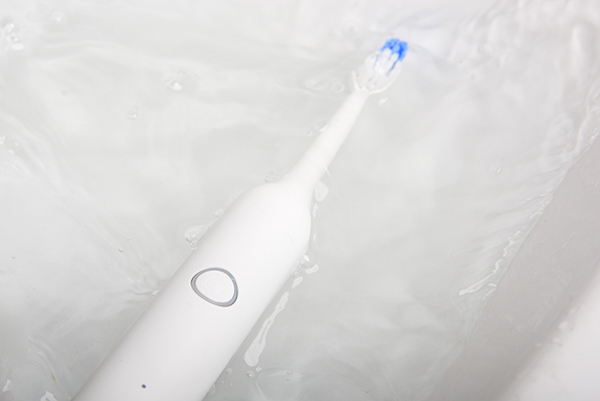 益牙樂聲波電動牙刷產品展示 (2).jpg