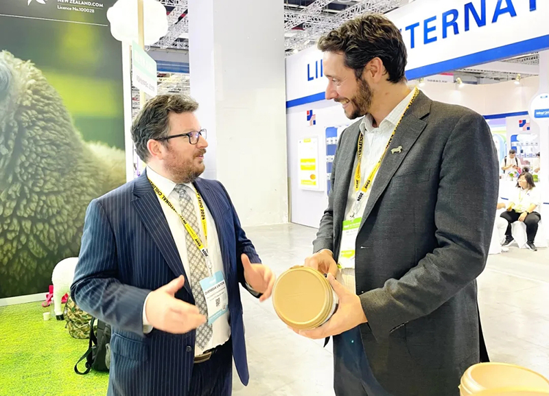 Spring Sheep春綿全綿羊嬰幼兒奶粉順利過注,驚艷亮相CBME03.jpg Spring Sheep春綿全綿羊嬰幼兒奶粉順利過注,驚艷亮相CBME03.jpg