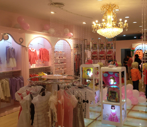 笛莎童裝形象店(三)