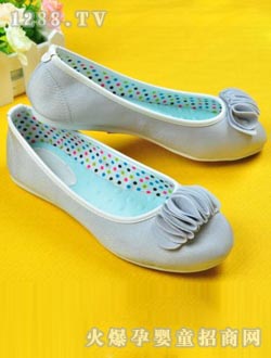 ��ɫ�ЋD����Ь