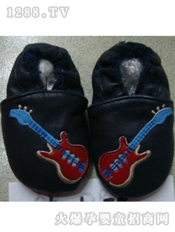 �ú��Ӻ�ɫ���ٌ���Ь