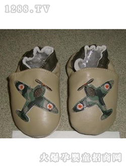 �ú��ӻ�ɫ�控�w�C����Ь